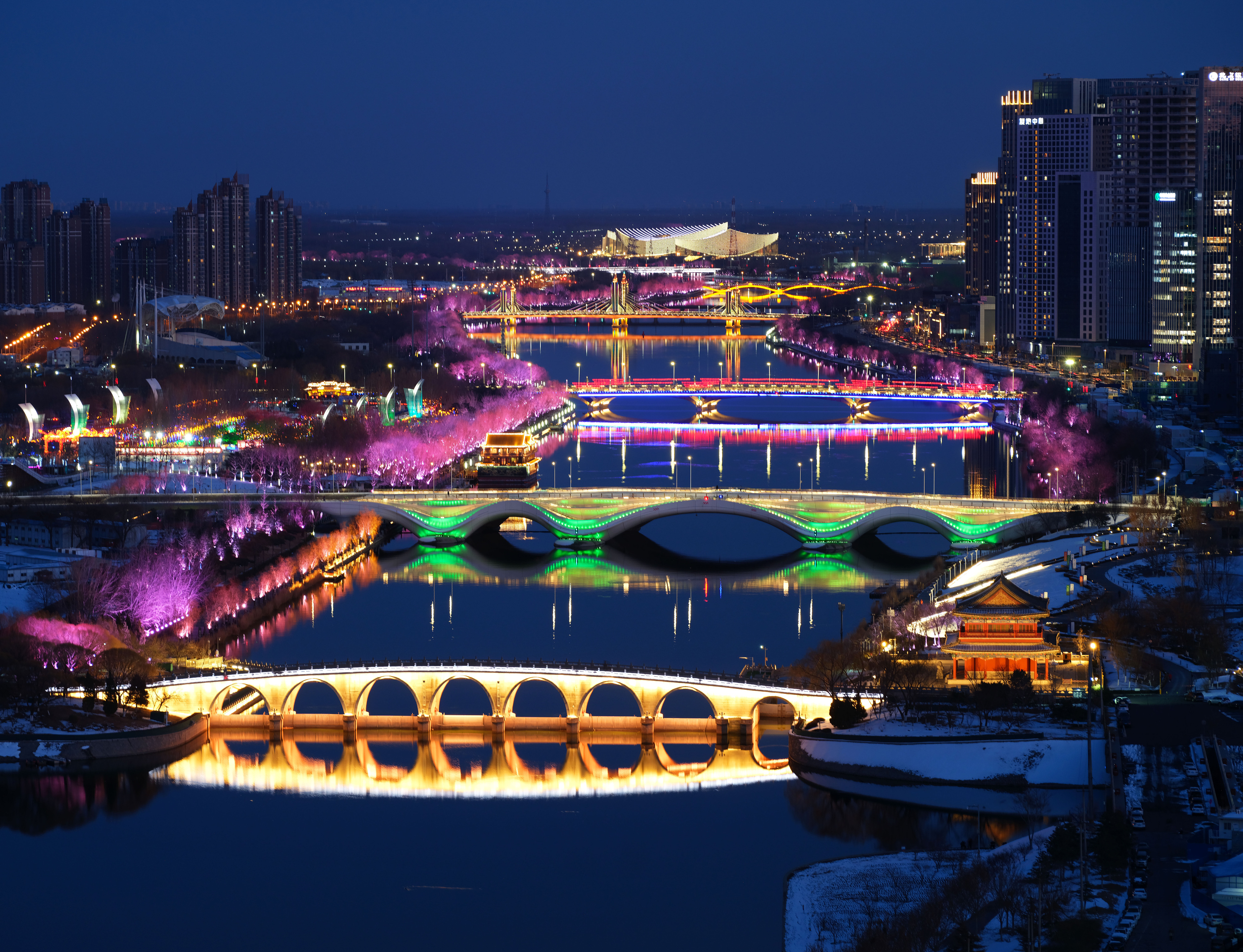 2024年2月22日，京杭大運河北京通州段夜景。